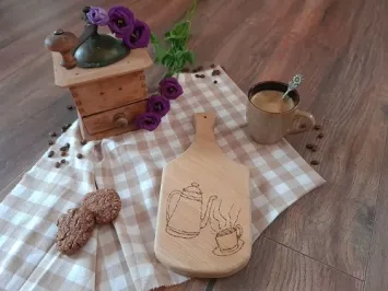 extra sfeerfoto houten woonaccessoire snijplank met koffieprint